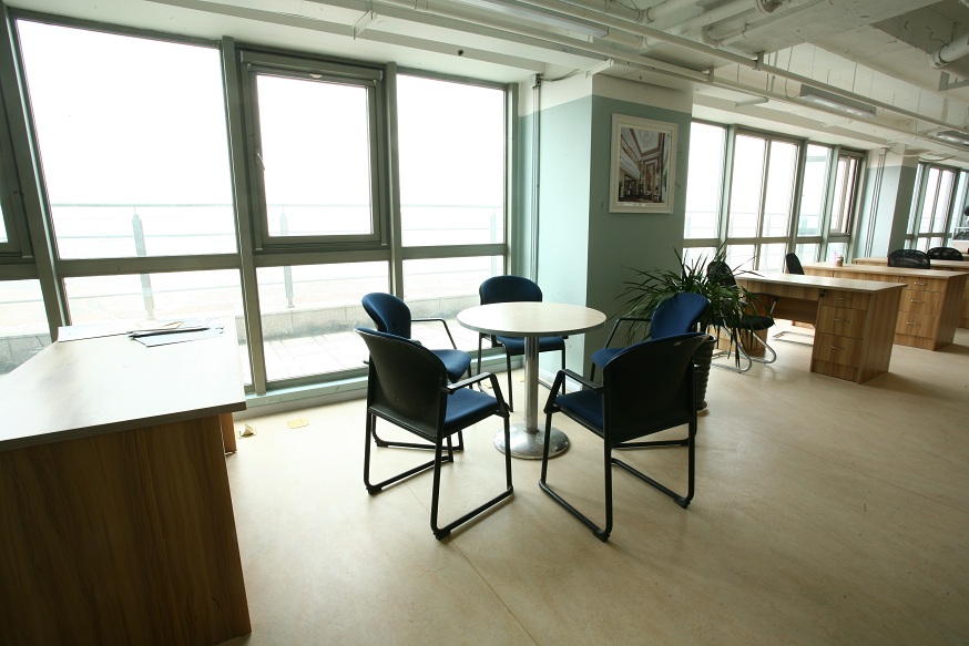 漢唐裝飾辦公室 亞麻地板