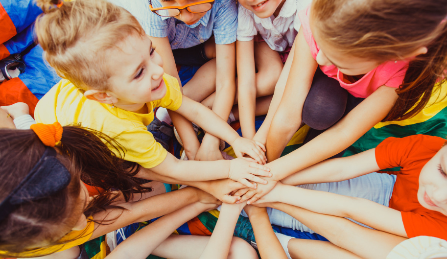 PVC地板用心關(guān)注兒童健康成長